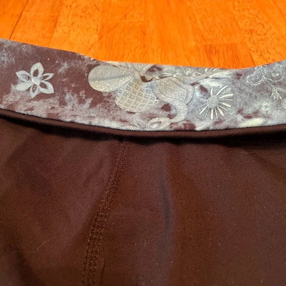 Kyodan Leggings, size tab is missing. Flat lay measures 15” waist & 22” in seam - Picture 3 of 3